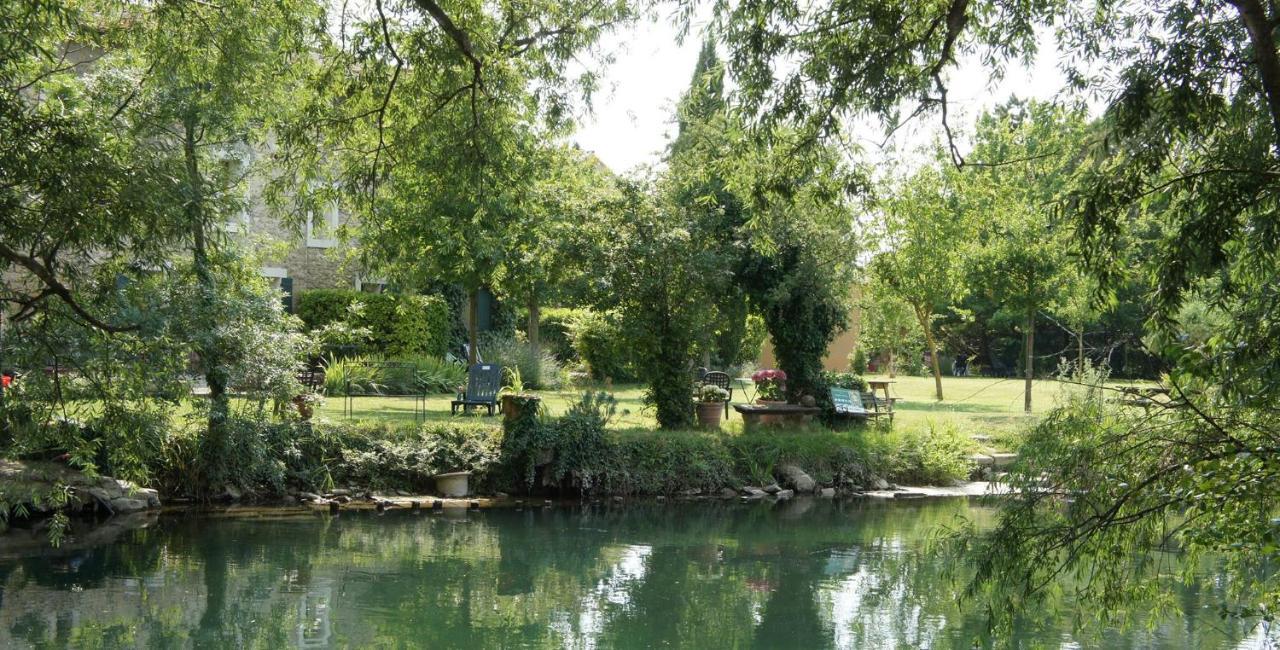 Mas Le Pont Des Aubes LʼIsle-sur-la-Sorgue Exterior foto