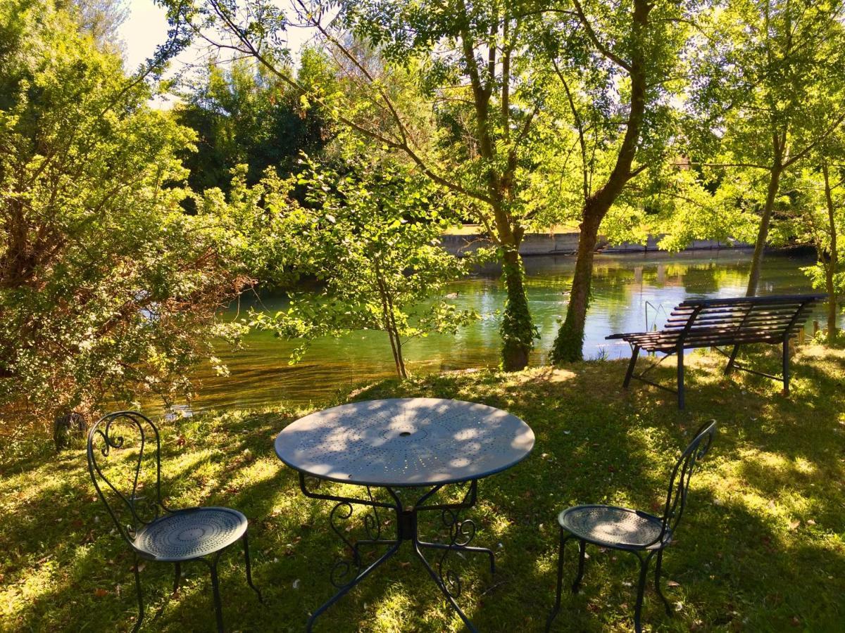 Mas Le Pont Des Aubes LʼIsle-sur-la-Sorgue Exterior foto